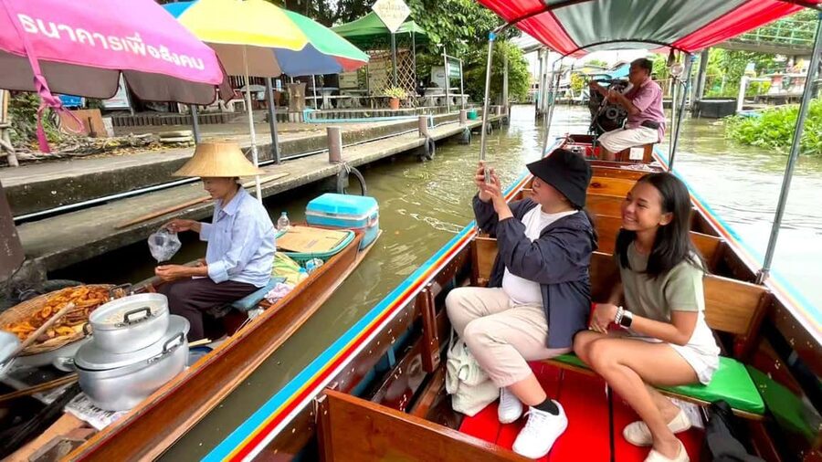 1 Hr Private Bangkok Canal Boat Tour: Traditional Flat Boat - Is $64 good value for one hour?