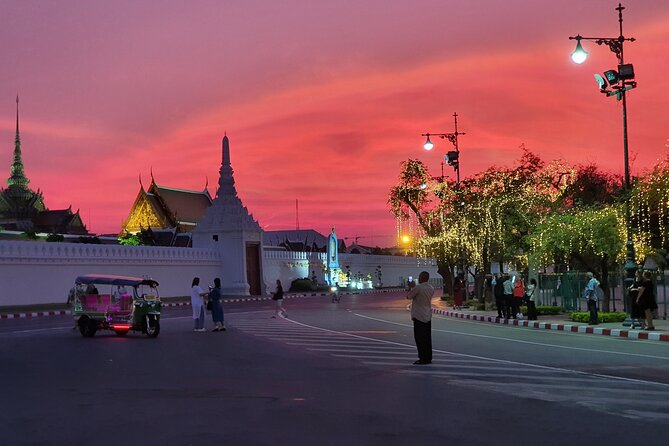 2 Hour Electric Tuk Tuk Cultural Tour of Bangkok - Democracy Monument and a lesson in modern Thailand
