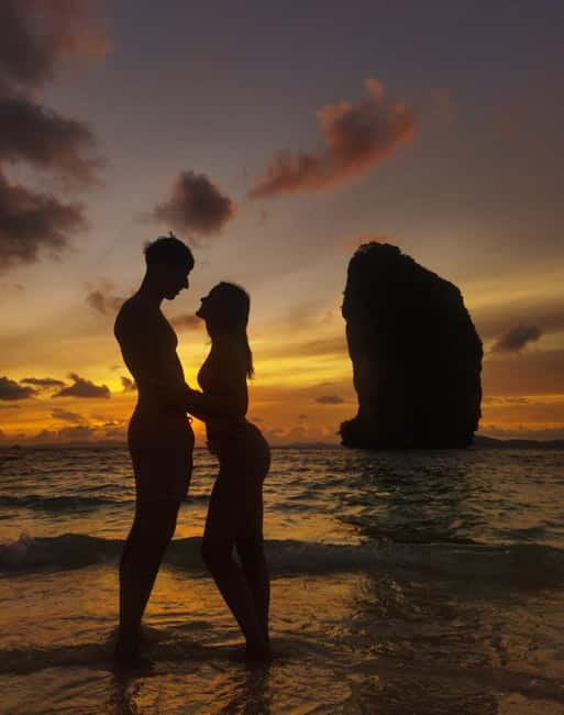 7 Islands sunset tour plus bioluminescent plankton + BBQ - Boats, group size, and comfort