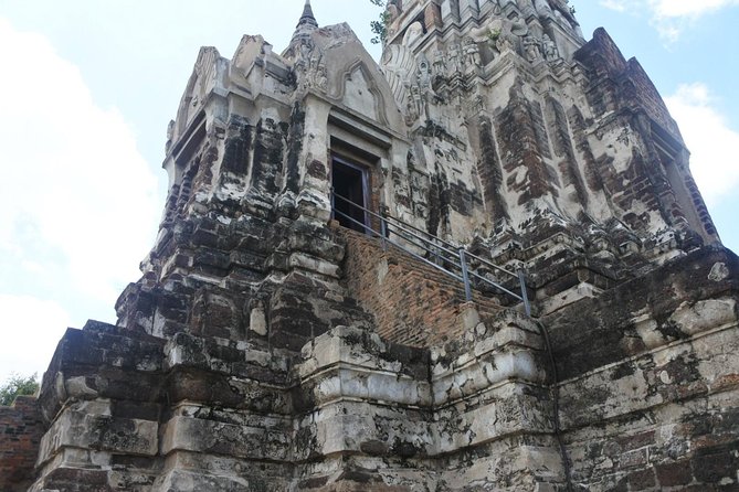 A Day in Ayutthaya: Private 5 UNESCO Temples Tour From Bangkok - Buffet lunch with Thai and international choices