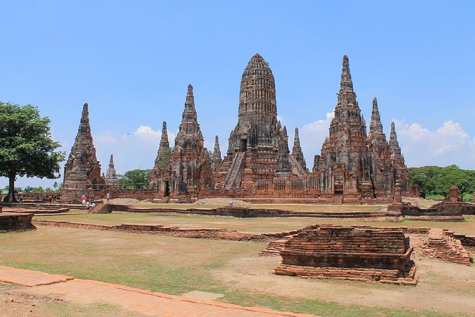 A Day in Ayutthaya: Private 5 UNESCO Temples Tour From Bangkok - Wat Lokayasutharam and its giant reclining Buddha