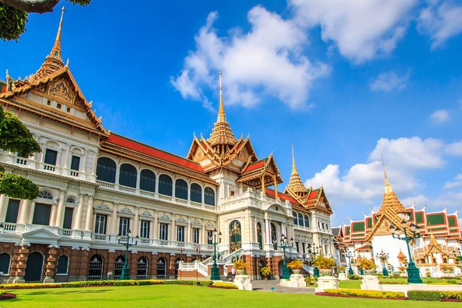 Amazing Bangkok Tour with Grand Palace, Emerald Buddha & Wat Arun - Wat Phra Kaew and the Emerald Buddha