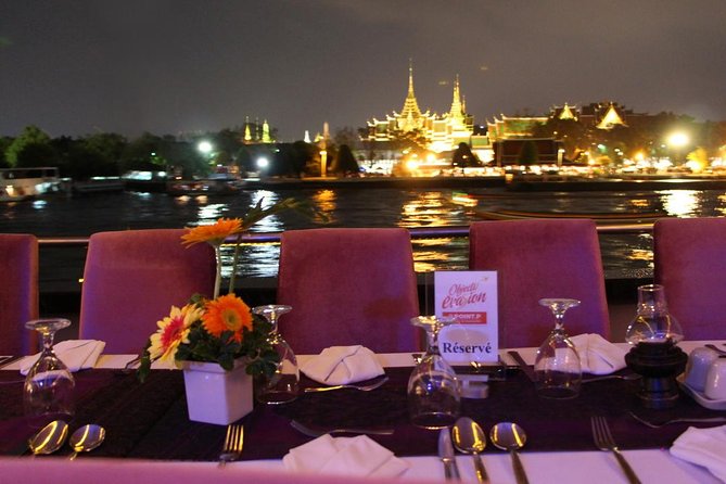 Amazing Chaophraya Dinner Cruise Experience - Buffet dinner: useful variety, average execution