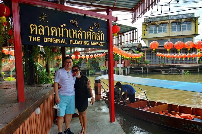 Amphawa Boat Ride & Railway Market: Multi-Lang Private Tour - Mae Klong Railway Market: a train with inches to spare