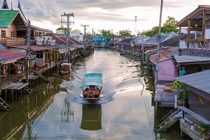 Amphawa Floating Market & Maeklong Railway Train Market Tour - What Amphawa Floating Market is really like
