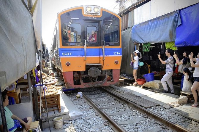 Amphawa Floating Market Tour with Maeklong Railway Market (SHA Plus) - Why pair Maeklong with Amphawa?