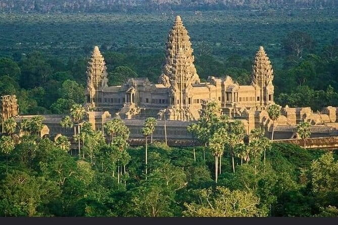 Angkor Wat 2-Day Tour from Bangkok - The early road to Poipet