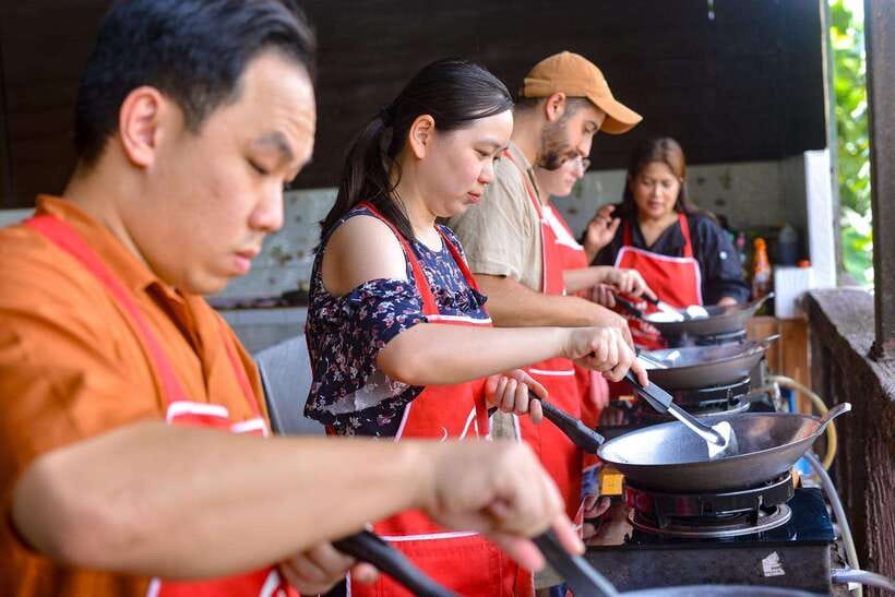 Ao Nang: Half-Day Thai Cooking Class Krabi Province - A Thai cooking class with a view beside the temple