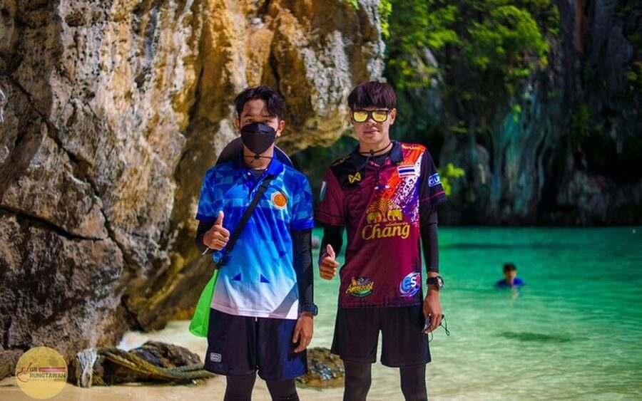 Ao Nang: Hong Islands Tour by Speedboat or Longtail Boat - The 360-degree viewpoint is worth the sweat