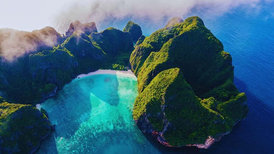 Ao Nang: Phi Phi Islands Speedboat or Catamaran Tour One day - Phi Phi Don provides lunch and a break