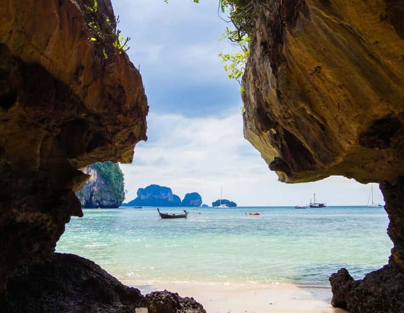 Ao Nang: Premium 4 Islands Snorkeling Tour by Speedboat - Guides and organization