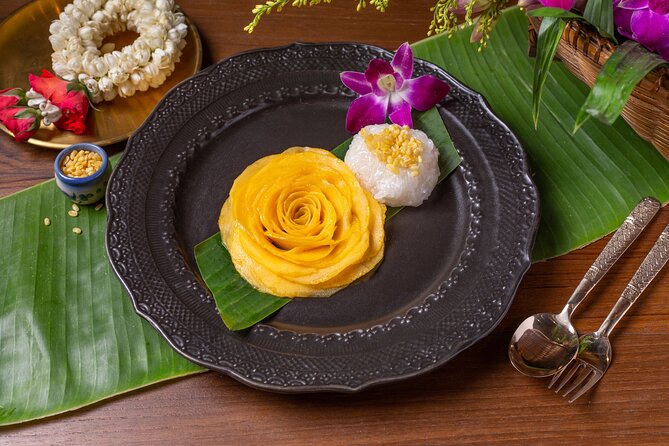 Authentic Thai Cooking with the Largest market visit &TukTuk ride - What you actually cook during the class