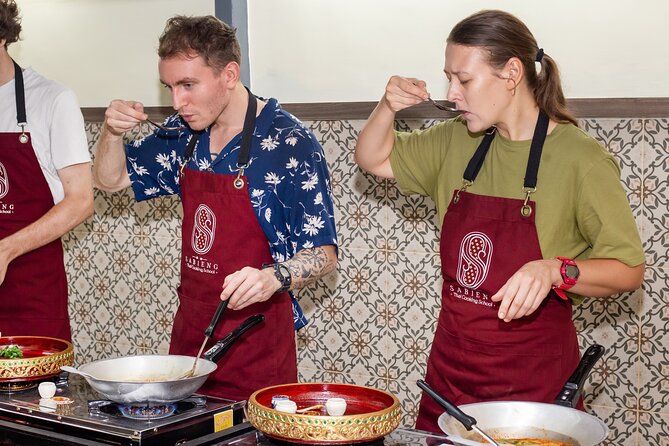 Authentic Thai Cooking with the Largest market visit &TukTuk ride - The tuk-tuk ride is short but worthwhile