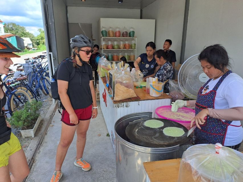 Ayutthaya City and Historical Park Bike Tour - Chao Phrom Market and the Pasak River ferry