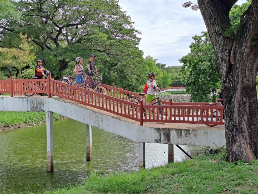 Ayutthaya City and Historical Park Bike Tour - Starting near Pom Phet fortress