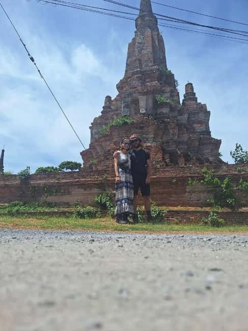 Ayutthaya: Colorful Slow Life Bicycle Tour with local guide. - Choosing between Wat Maenang Pluem and Wat Na Phra Meru