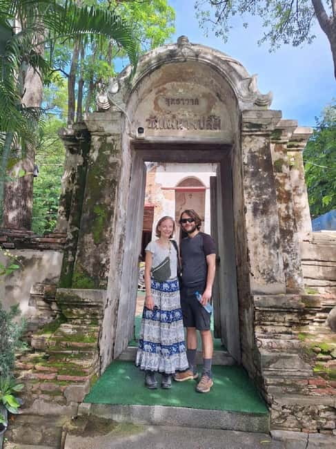 Ayutthaya: Colorful Slow Life Bicycle Tour with local guide. - Wat Ratchaburana and a glimpse of royal power