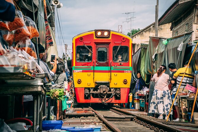Ayutthaya, Maeklong Railway, Damnoen Saduak Floating Market - Why this Bangkok day trip covers so much ground