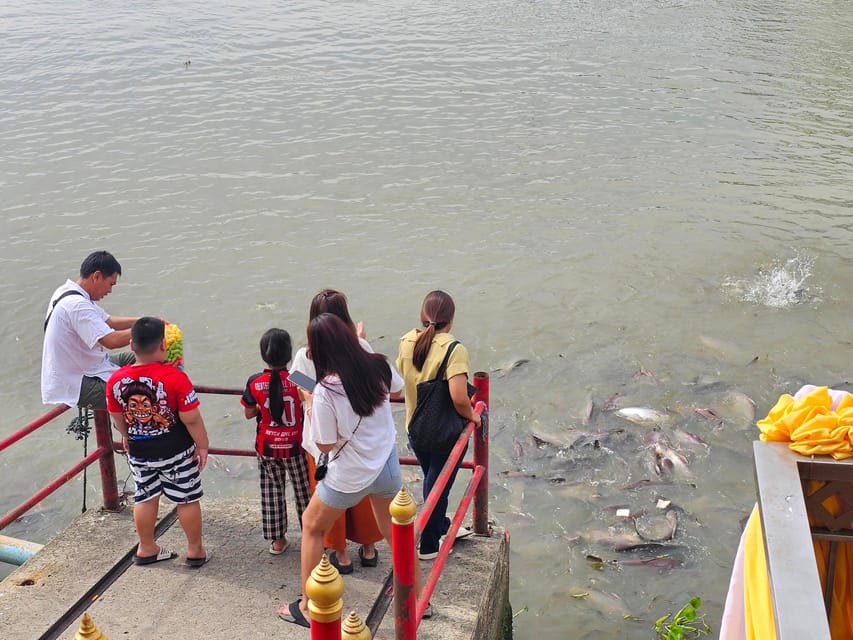 Ayutthaya: Private Boat Tour with Optional Temple Visits - Cost, entrance fees, and what to carry