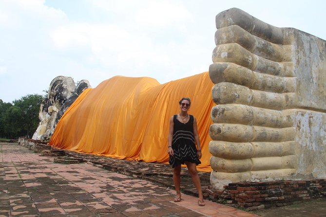 Ayutthaya Sunset Discovery, Boat Ride, Iconic Spots, Local Market - Chao Phrom Market for a local pause