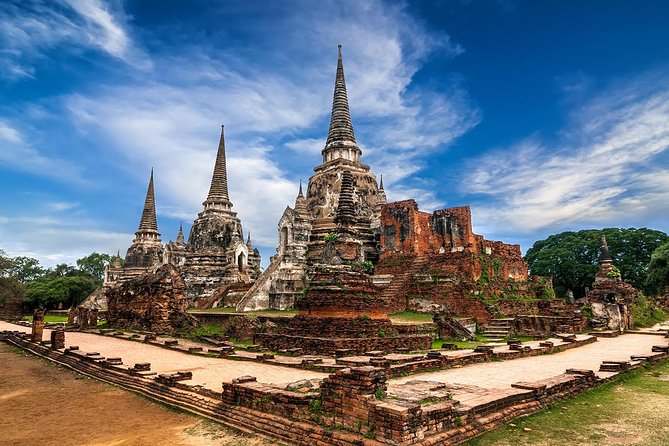 Ayutthaya Temples Tour from Bangkok with Grand Pearl River Cruise - Reaching the pier and boarding the Grand Pearl