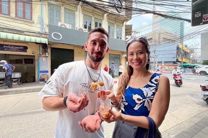 Bang Rak Backstreets: Local Bites & Culture Walking Tour - Bang Rak market and roasted duck rice