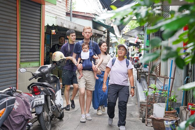 Bang Rak Backstreets: Local Bites & Culture Walking Tour - Warehouse 30 and Bang Rak’s art side