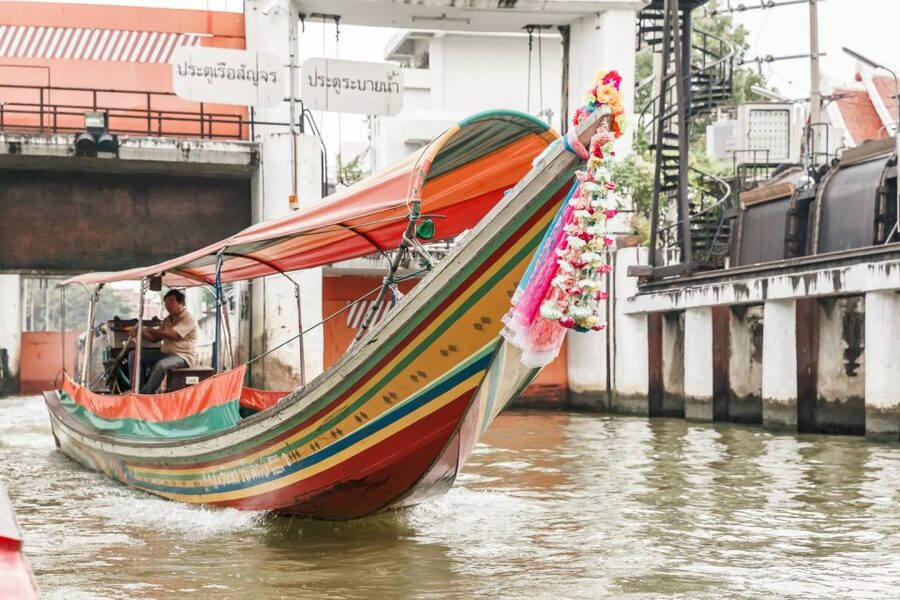 Bangkok: 2-Hour Canal Tour by Teak Boat - What the guide adds