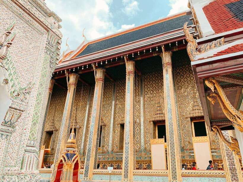 Bangkok: 2 Hours Grand Palace & Wat Pho Private Tour - The tuk tuk ride to Wat Pho