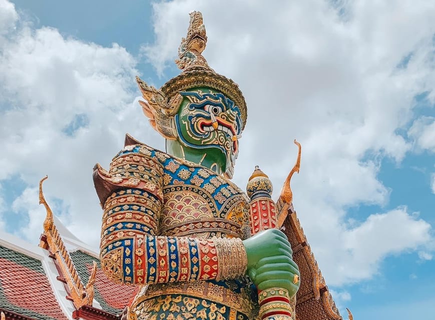 Bangkok: 2 Hours Grand Palace & Wat Pho Private Tour - How the private guide affects the experience