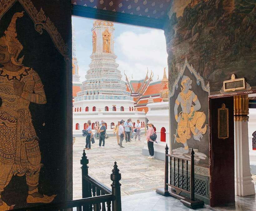Bangkok: 2 Hours Grand Palace & Wat Pho Private Tour - Clothing, heat, and temple etiquette