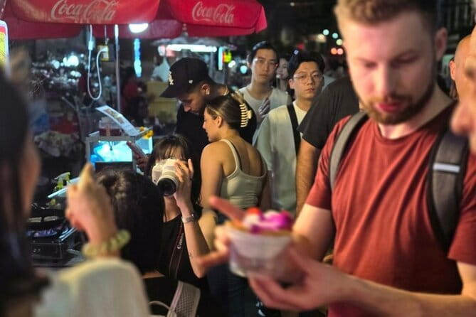 Bangkok: A 4 Hours Tuk Tuk Sightseeing Tour At Iconic Landmarks - The Grand Palace from the street