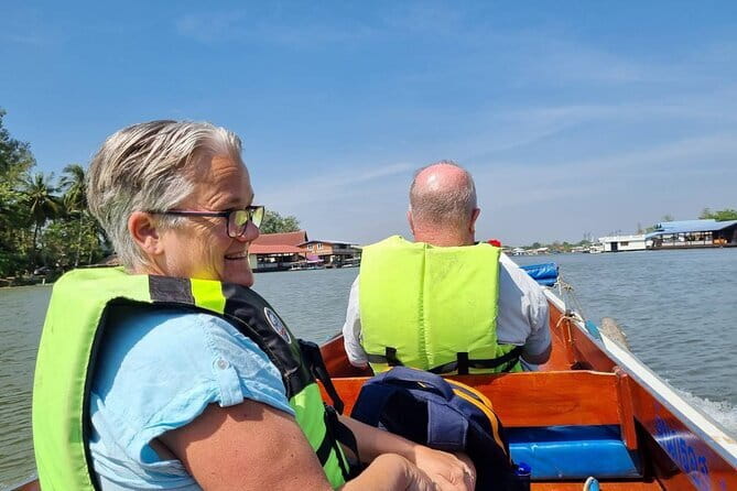 Bangkok: A 4 Hours Tuk Tuk Sightseeing Tour At Iconic Landmarks - Pak Khlong Talat and the lotus lesson