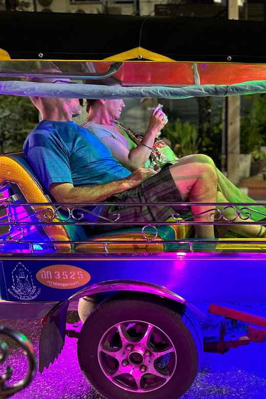 Bangkok: A 4 Hours Tuk Tuk Sightseeing Tour Iconic Landmarks - Pak Klong Talad, Bangkok’s flower market