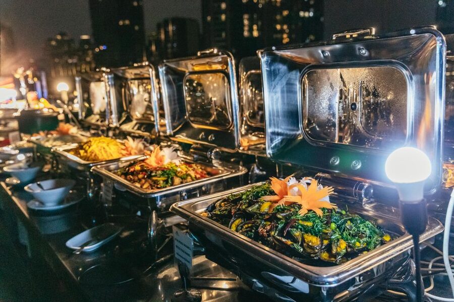 Bangkok: Alangka Luxury Buffet Dinner Cruise With Live Music - Booking tips for a smoother evening