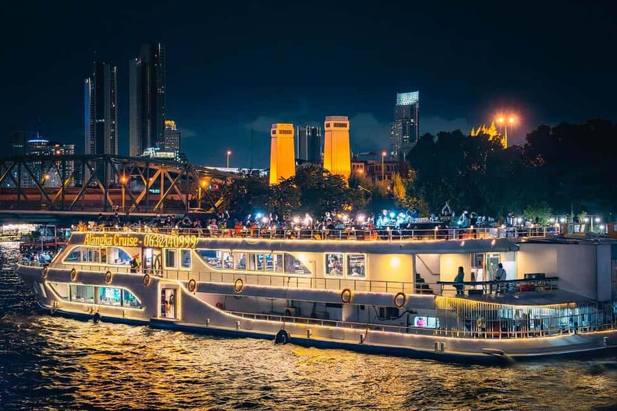 Bangkok: Alangka Luxury Cruise with Buffet and Live Music - Starting at ICONSIAM Pier 4