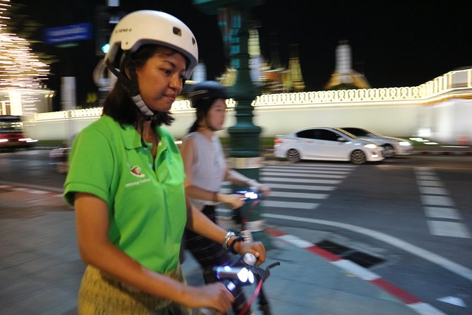 Bangkok at Night by Electric Scooter - Wat Pho after the crowds have gone