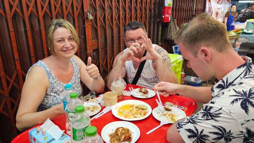 Bangkok Authentic Tasting Thai-Chinatown Walking Food Tour - Starting Beneath the Golden Dragon