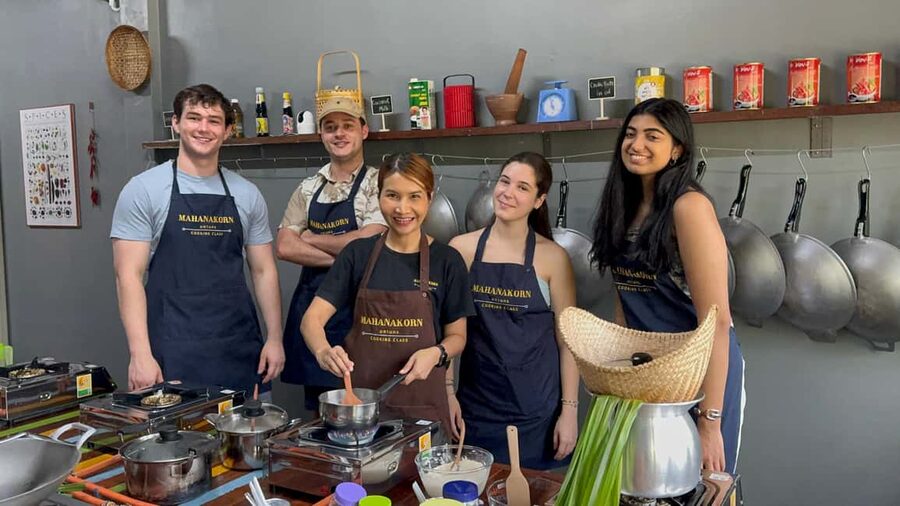 Bangkok: Authentic Thai Cooking Class with Local Host - Why this Thai cooking class feels personal