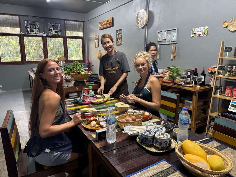 Bangkok: Authentic Thai Cooking Class with Local Host - Cooking four courses, one step at a time