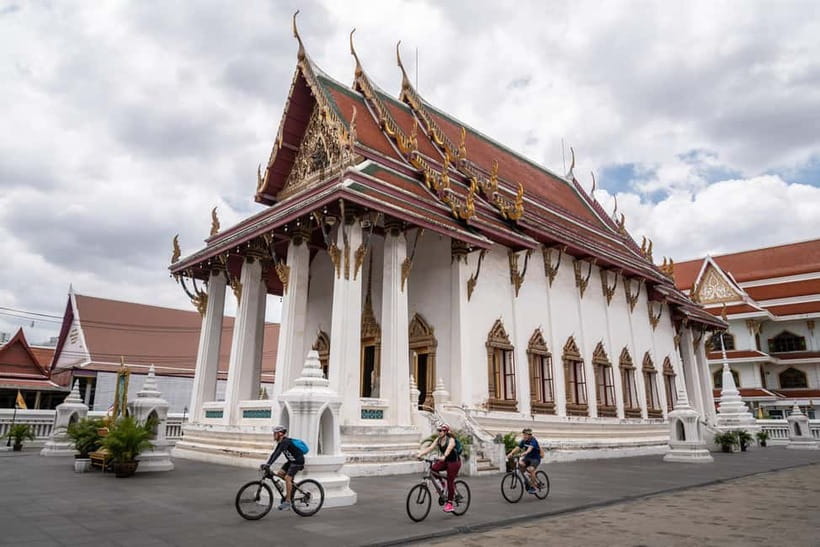 Bangkok: Backstreets and Historic Temples Bike Tour - Why this Bangkok bike ride feels different