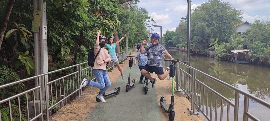 Bangkok: Bang Kachao E-Scooter Jungle Tour - Mango treats and the ride back