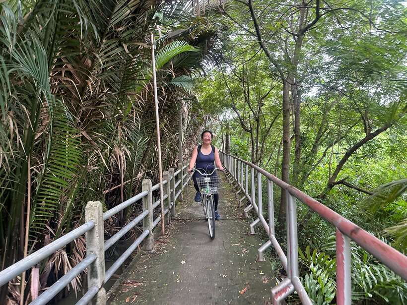 Bangkok: Bang Kachao Green Lung Bike Tour - Shaded roads and the first easy miles