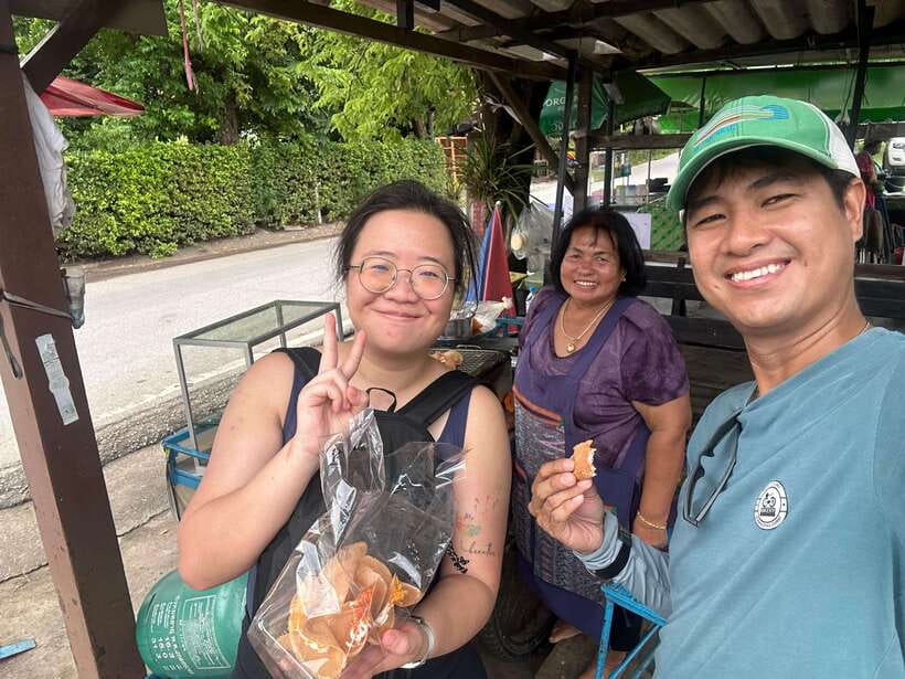 Bangkok: Bang Kachao Green Lung Bike Tour - A short kayak trip on the canals