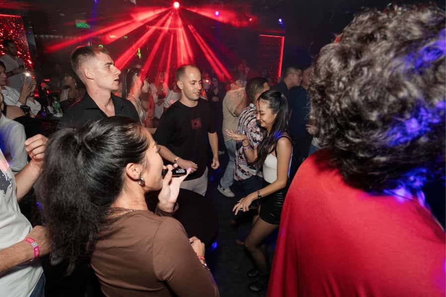 Bangkok: Bar and Club Crawl - Meeting point details you should not ignore