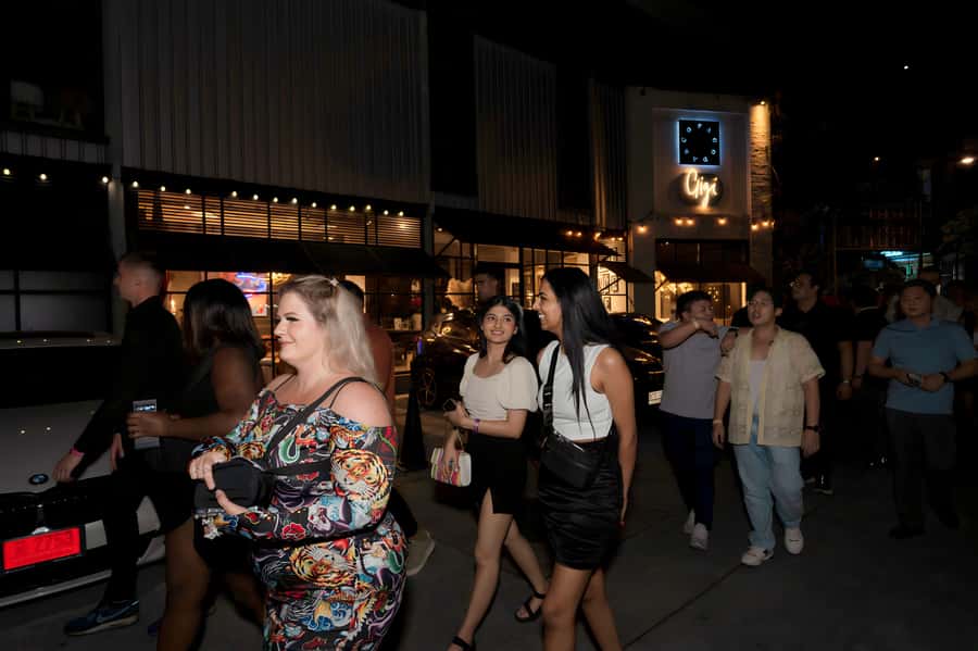 Bangkok: Bar and Club Crawl - Who will enjoy this most