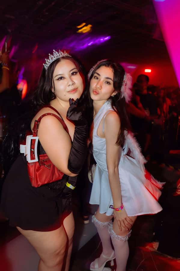 Bangkok: Bar and Club Crawl - The first stop: cocktails and introductions