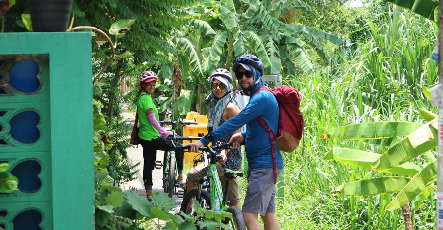 Bangkok: Bike and Canal Boat Tour with Lunch - Wat Paknam and the Big Buddha