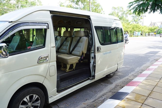 Bangkok (BKK) Suvarnabhumi Airport Private Transfer Service - The drive into Bangkok and beyond