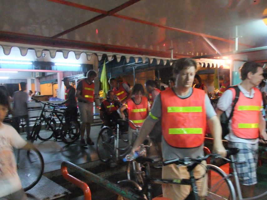 Bangkok by Night Cycling Tour with Street-food Meal - River views from the Chao Phraya